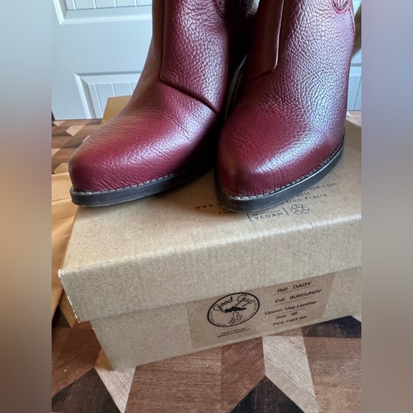 Good Guys Don't Wear Leather Daisy Boot - Burgundy - 38 - Picture 6 of 6